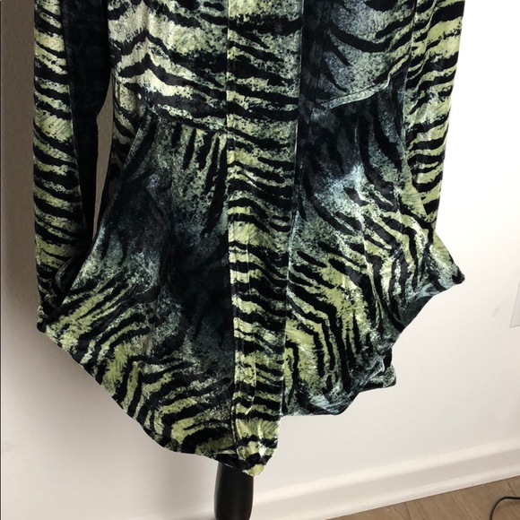 Fantazia Zebra Print Pullover Sweater - Picture 2 of 10